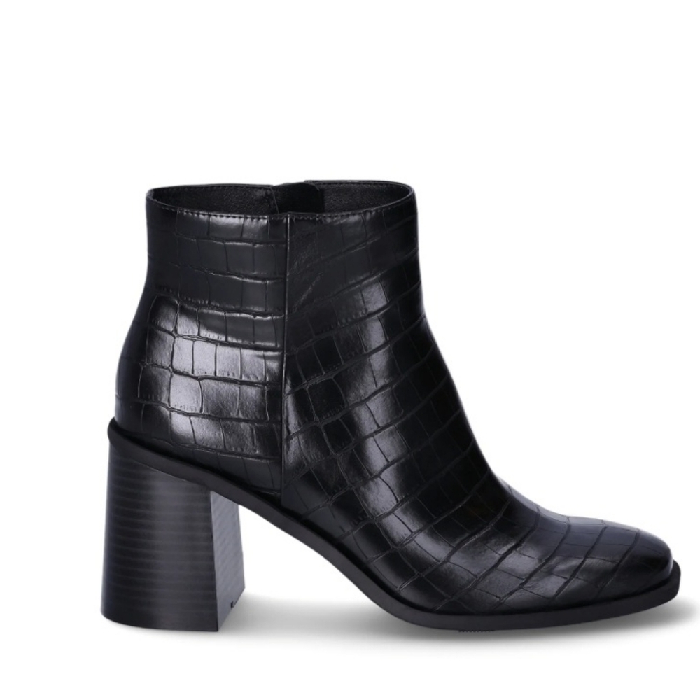 Time and Tru Black Ankle Booties with Block Heel